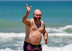 Kiko Rivera: las imágenes en bañador de un día en familia ajeno a las polémicas con su madre y Cantora