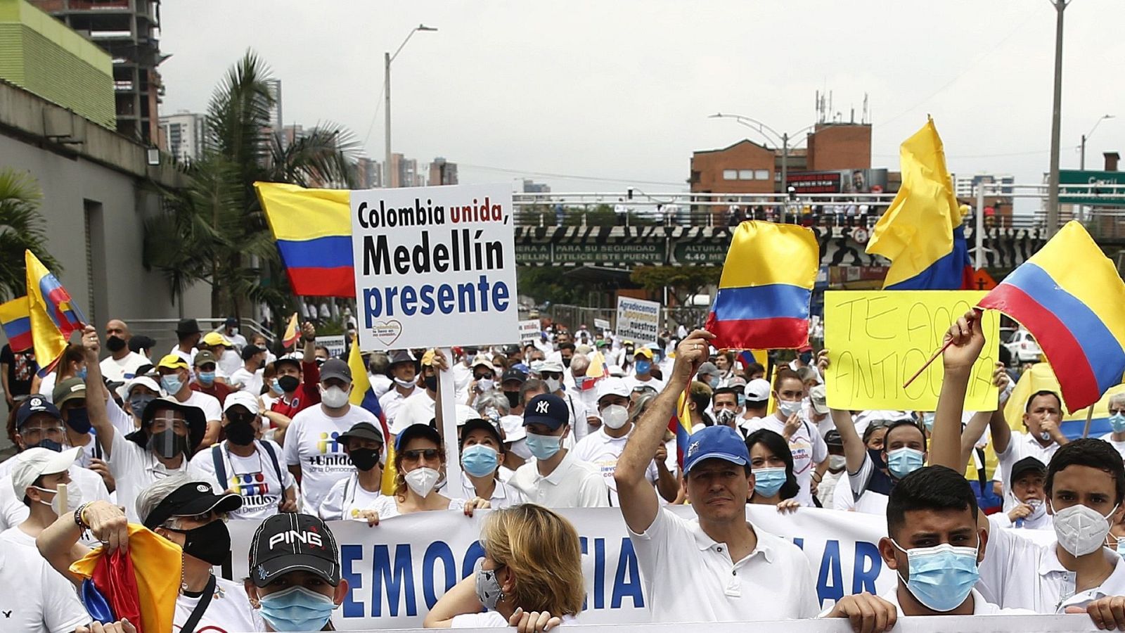 Marcha en Colombia en contra de la violencia de las manifestaciones
