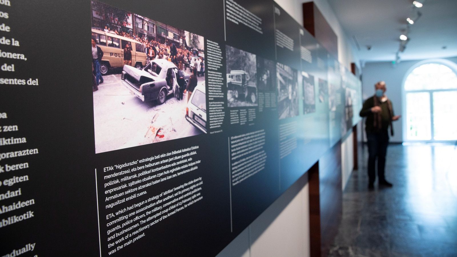 Exposición sobre el terrorismo en España en el Memorial de las víctimas en Vitoria