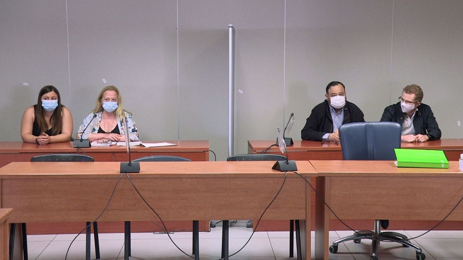 Los padres de los niños asesinados en Godella (Valencia), Gabriel (d) y María (i),