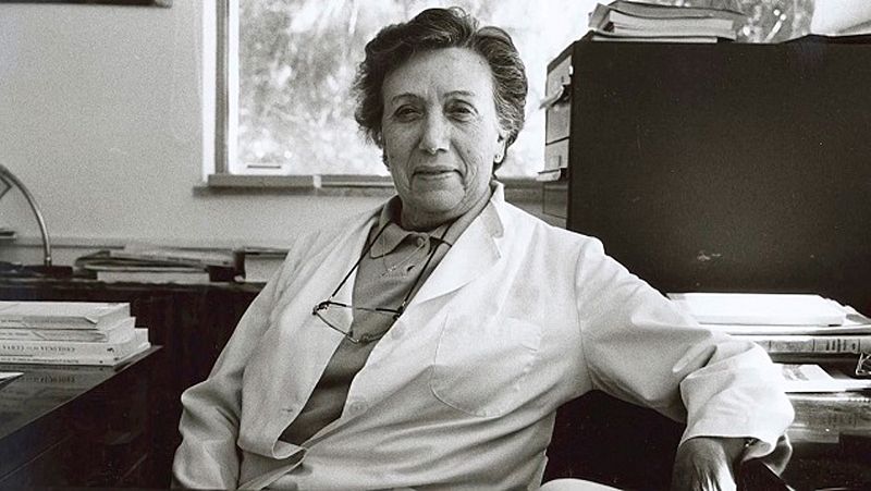 Asunci�n Linares, paleont�loga, fue la primera catedr�tica de ciencias de Espa�a