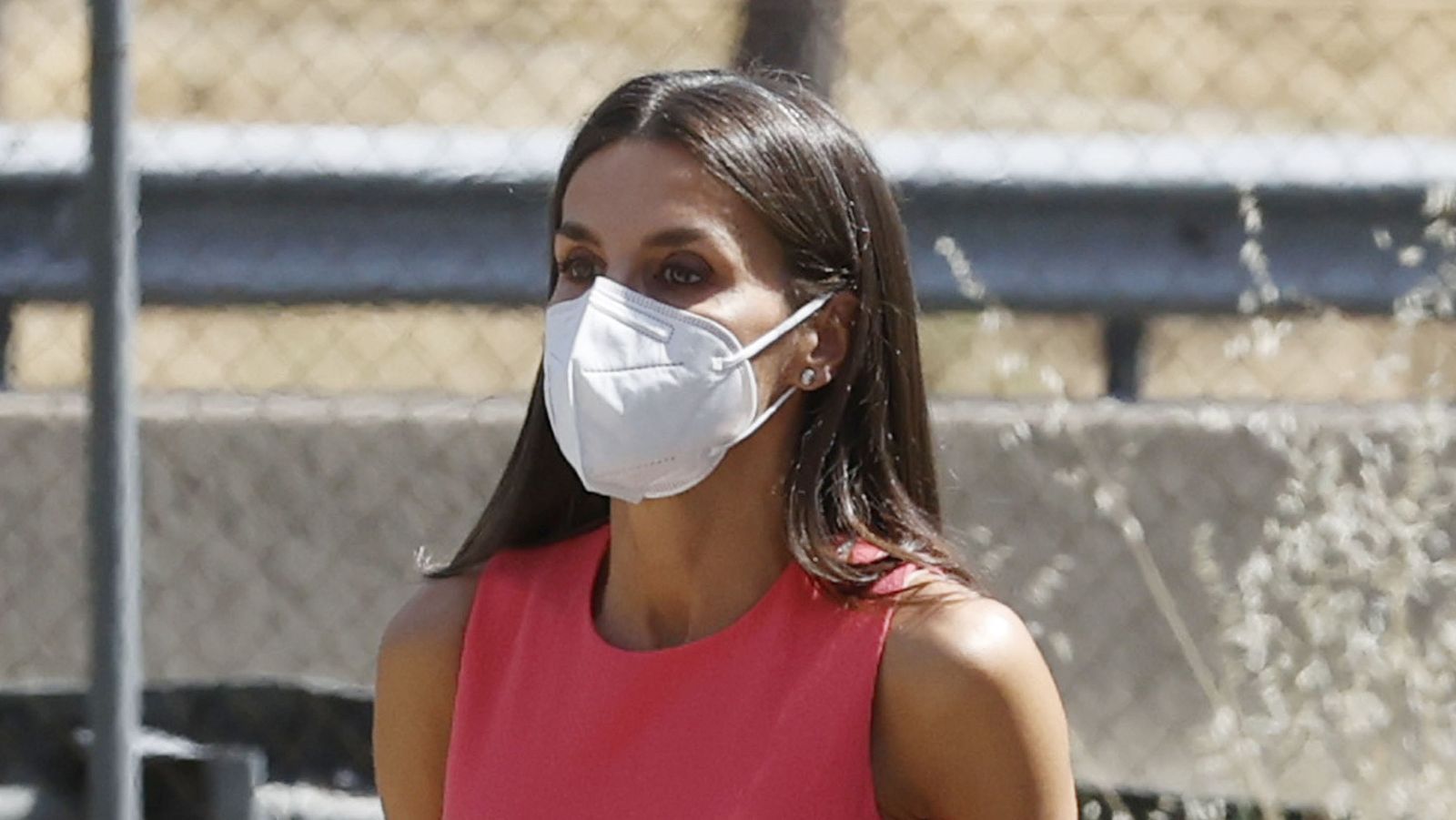 La reina Letizia en su llegada al acto en el que ha recordado a las víctimas