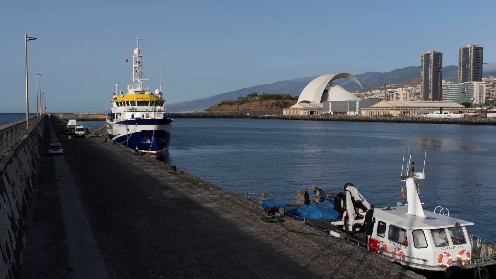 El buque oceanográfico Ángeles Alvariño atracado en el muelle de Santa Cruz de Tenerife