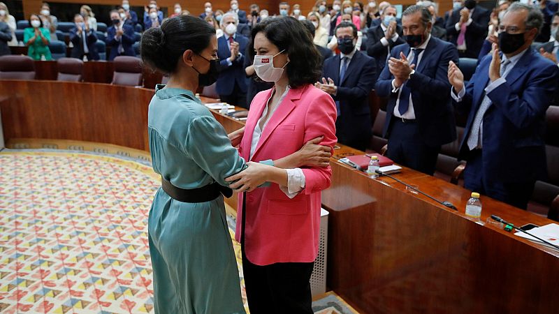 Ayuso es investida gracias a Vox y avisa a S�nchez: "Lo que empieza hoy es el fin del sanchismo en Espa�a"