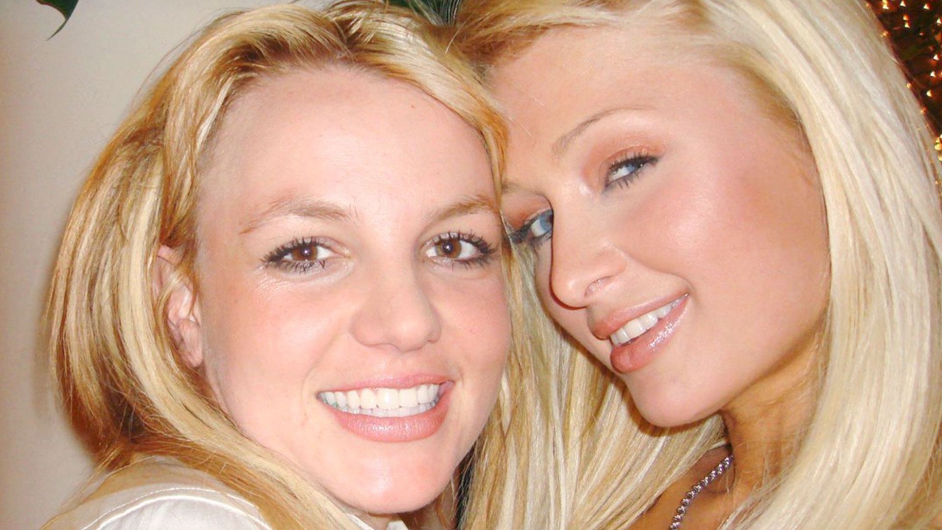 Paris Hilton y Britney Spears inventaron el selfi hace 15 años