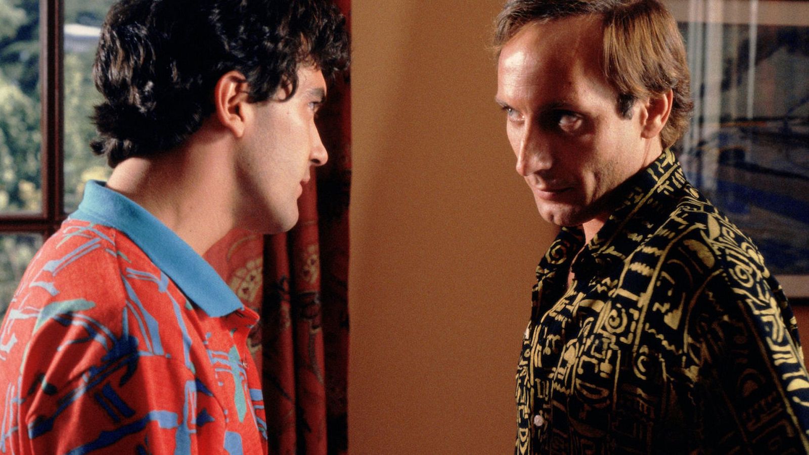 Escena de 'La Ley del deseo' con Antonio Banderas y Eusebio Poncela