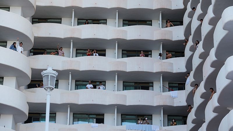 Palma de Mallorca: del macrobrote de COVID-19 al confinamiento de jóvenes matizado por los jueces