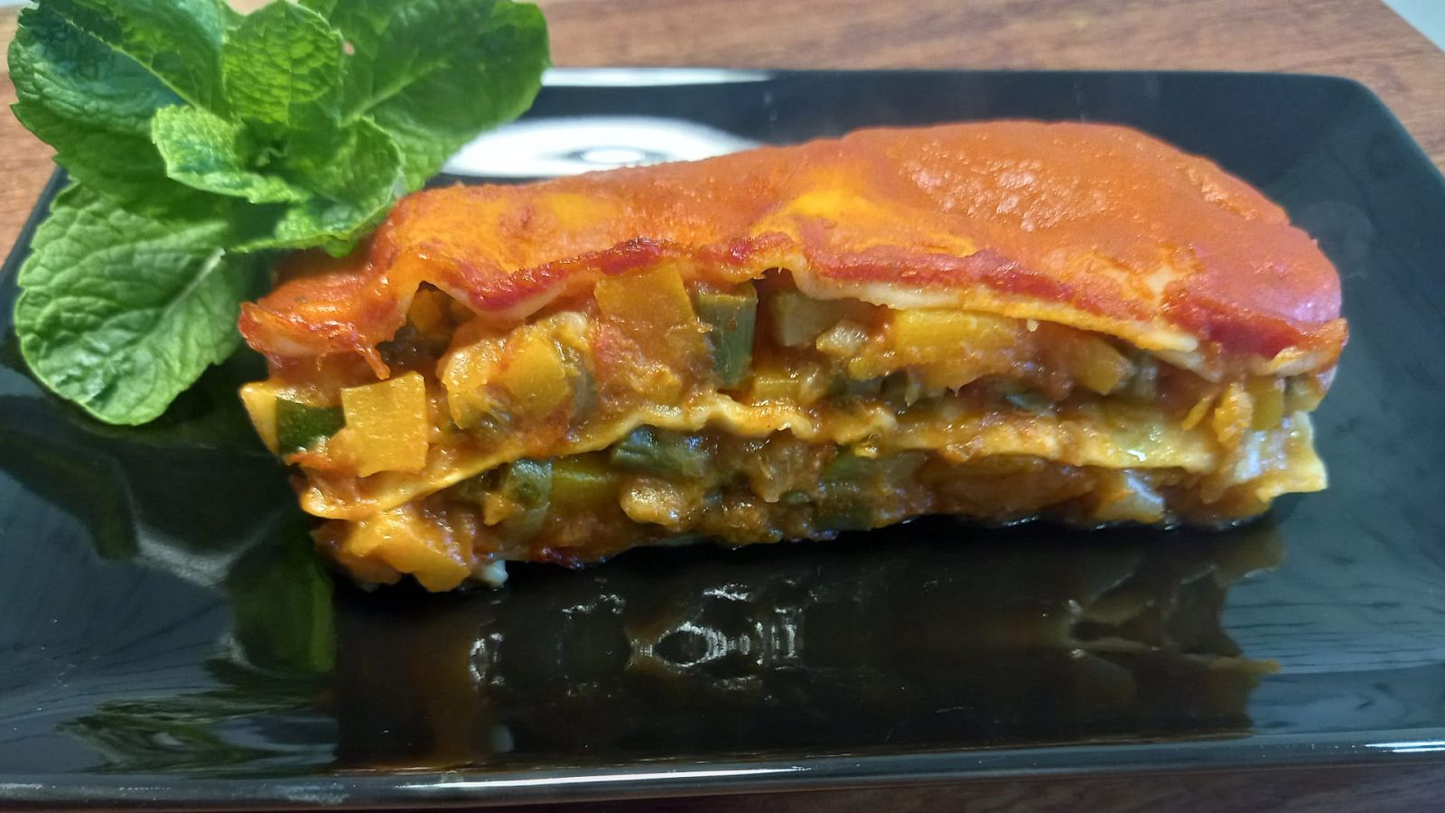 Receta de lasaña de verduras con salsa de tomate