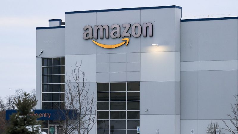 La CNMC abre expediente a Amazon y Apple por prácticas anticompetitivas