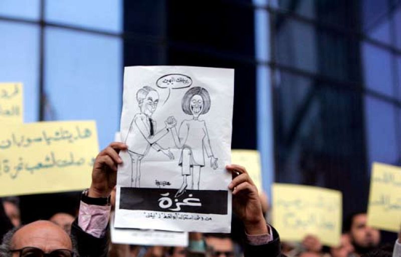 EE.UU pide a Israel que evite víctimas civiles sin instar al fin de la ofensiva