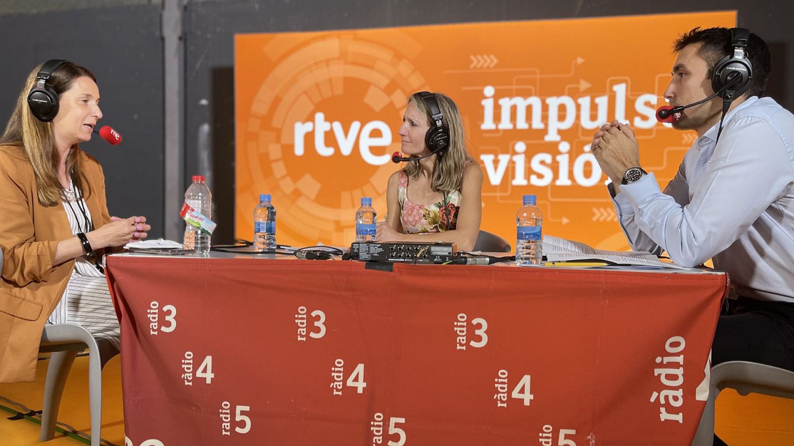 'A golpe de bit' emite tres programas desde el stand de Impulsa Visi�n de RTVE en el 4YFN