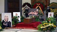 Multitudinario último adiós a Raffaella Carrà en Roma