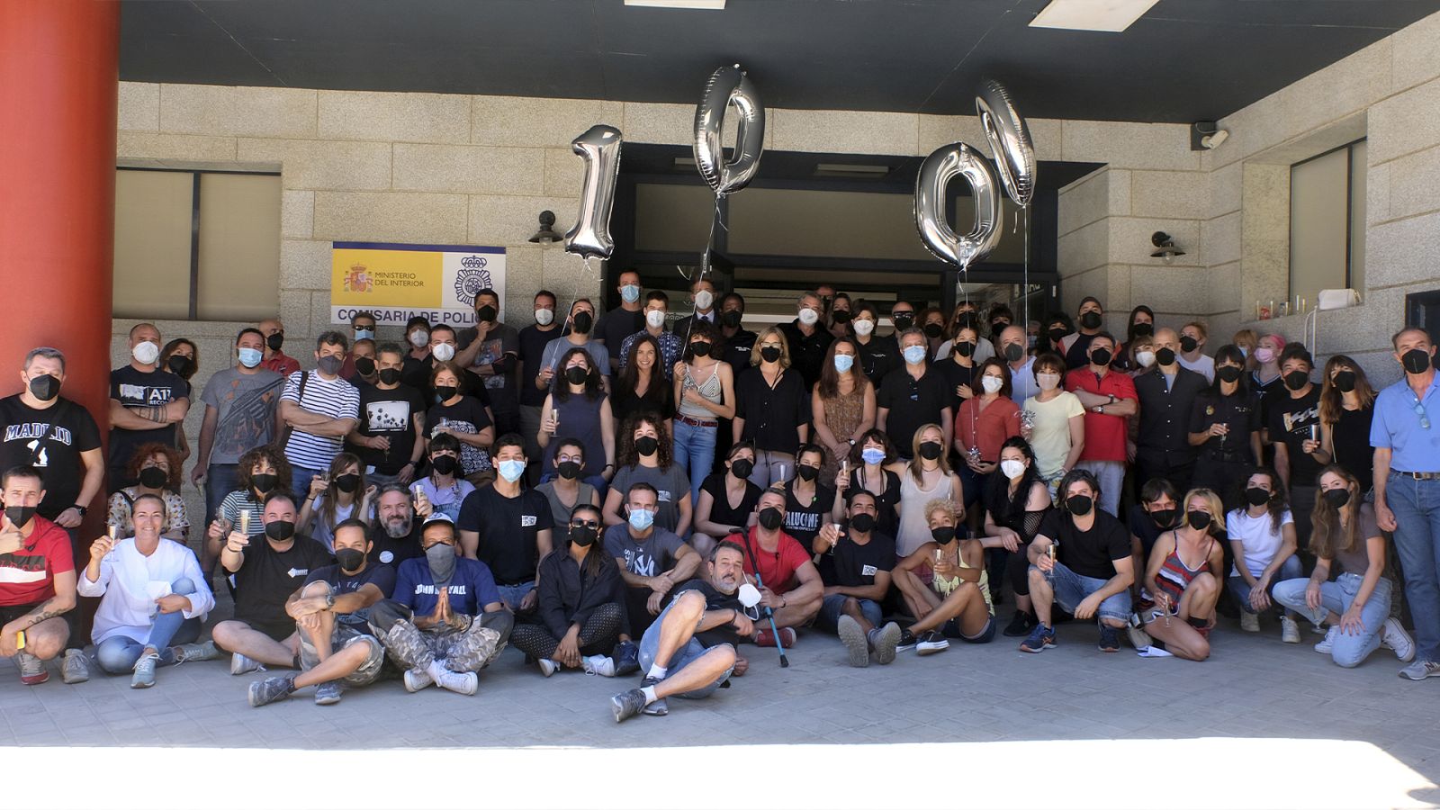 El equipo de 'Servir y Proteger' celebra el capítulo 1.000