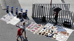'Pantera', la tienda que aleja a los manteros de la calle: "Por fin no tengo miedo a trabajar"