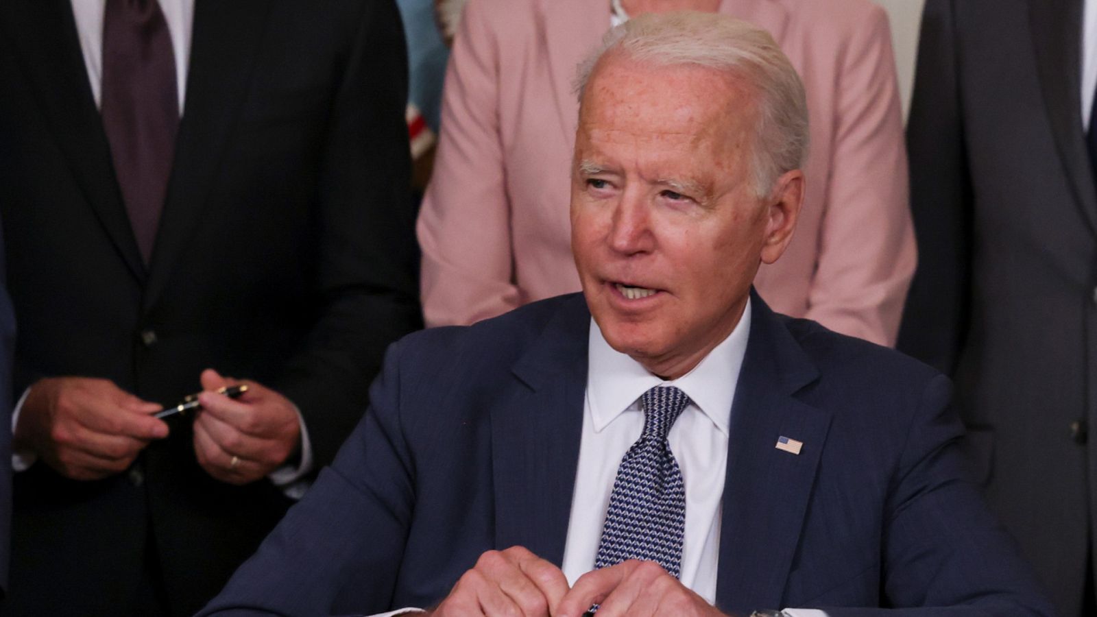 Biden limita el poder de los oligopolios en favor de precios y sueldos