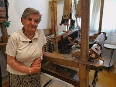Zósima, la guardiana del último telar de Olombrada