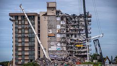 Continúa la búsqueda de 22 personas entre los escombros del edificio derrumbado en Miami