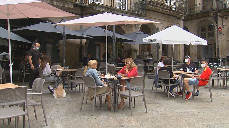 Galicia d� un paso atr�s na desescalada ante a explosi�n de contaxios na xente nova