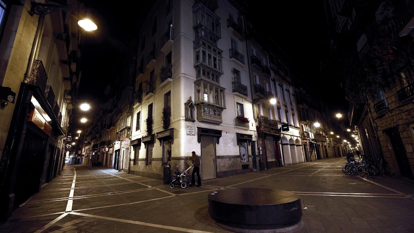 El casco Viejo de Pamplona durante una noche de mayo
