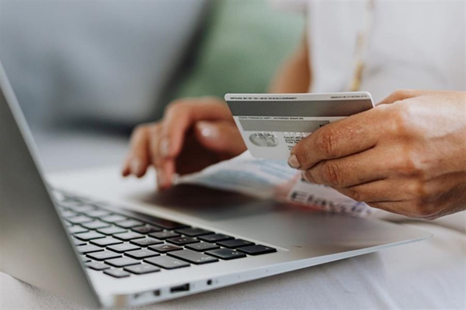 Permitirá a Consumo poder sancionar la publicidad encubierta o reseñas falsas