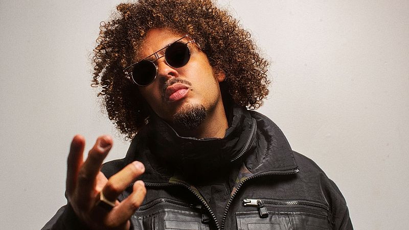 Maffio: "Se viene 'La boda', una película y un tema con Lola Índigo"