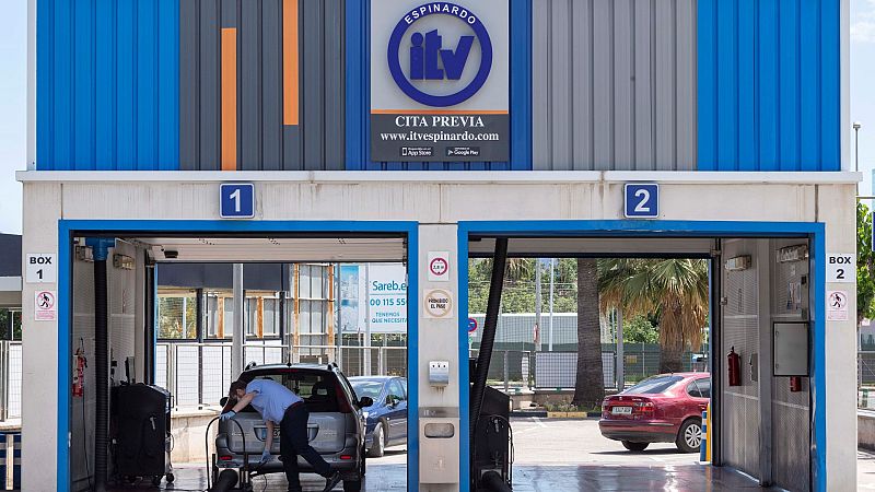 Pasar la ITV puede costar hasta un 167% más dependiendo de la comunidad autónoma 