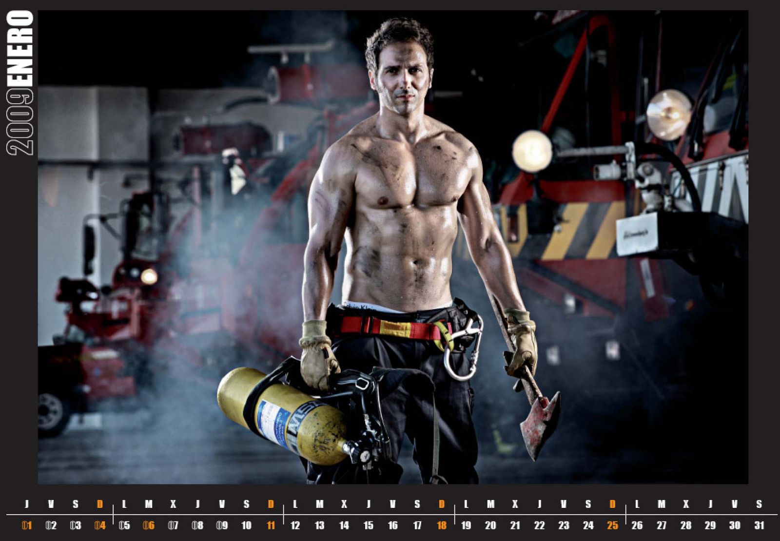 Imagen del mes de enero del calendario solidario de los Bomberos de Barajas