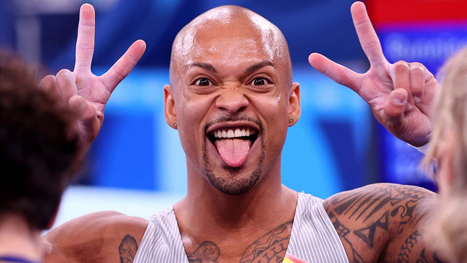 Ray Zapata celebra ser finalista olímpico para la final de suelo