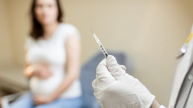 La vacuna contra el coronavirus en el embarazo: diez preguntas y respuestas sobre su seguridad y eficacia