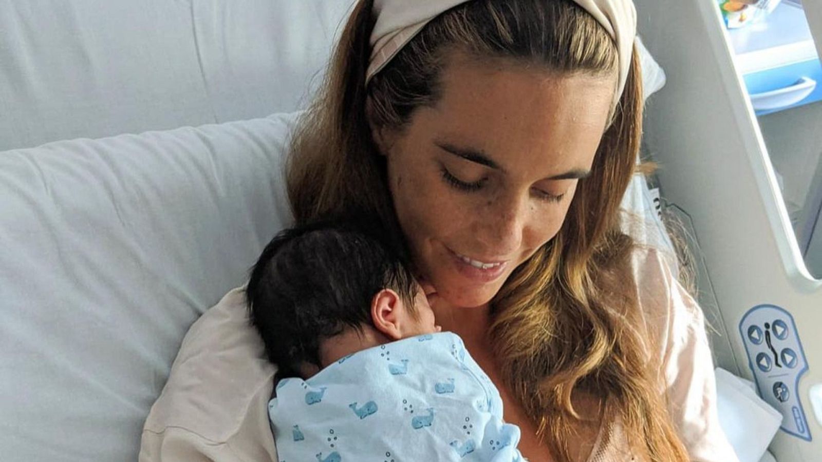 Ona Carbonell y su hijo Kai