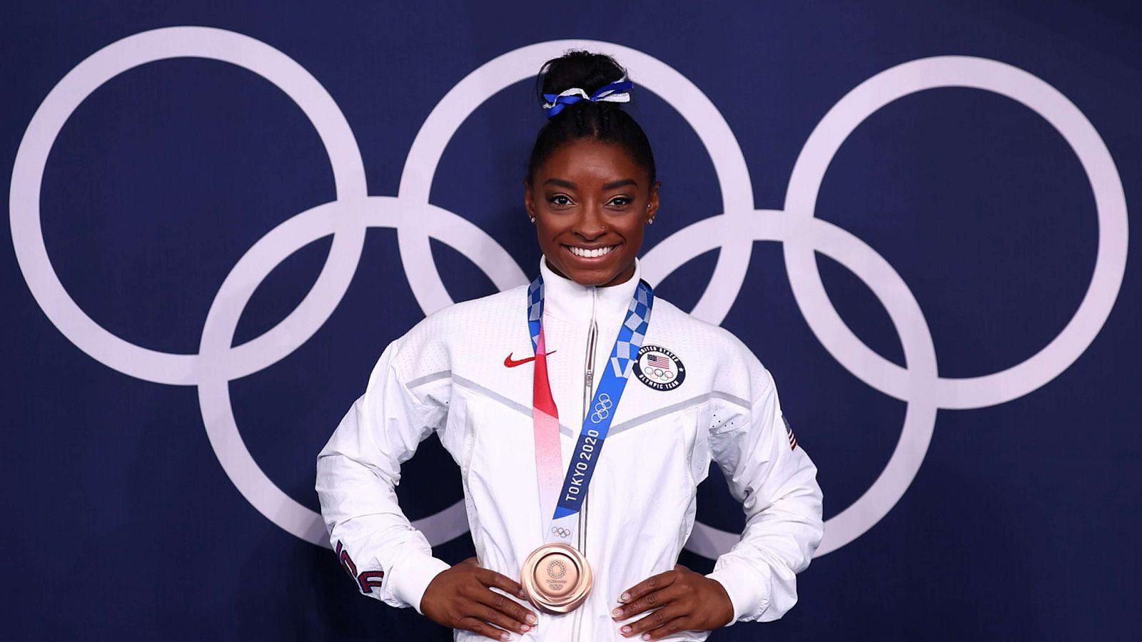 Simone Biles gana la medalla de bronce en barra de equilibrio