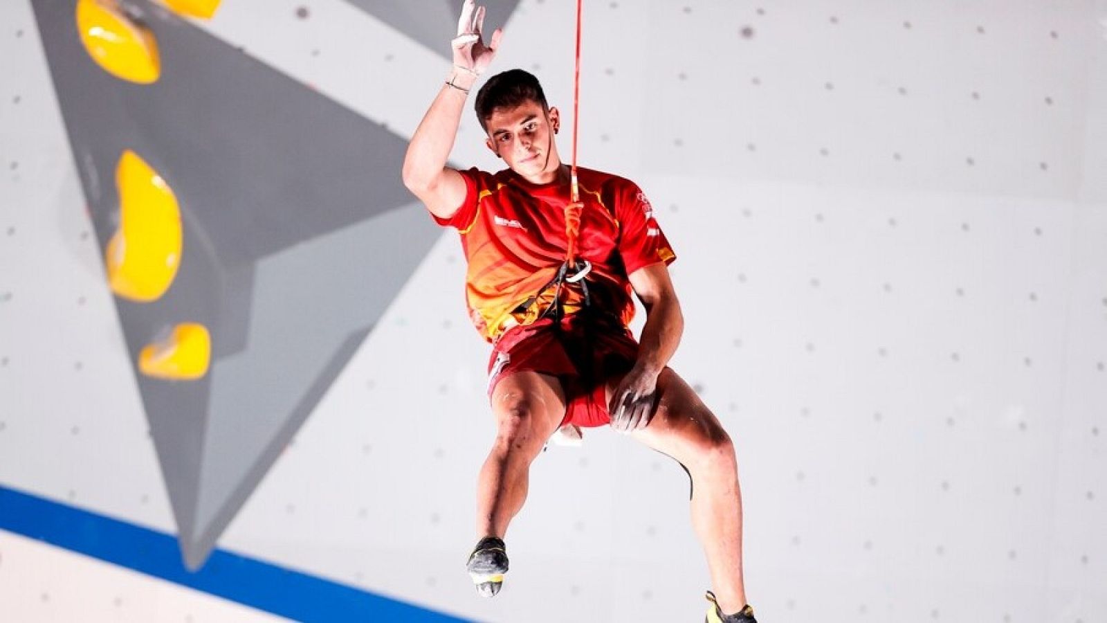 Alberto Ginés López, primer español en disputar una final de escalada en los Juegos
