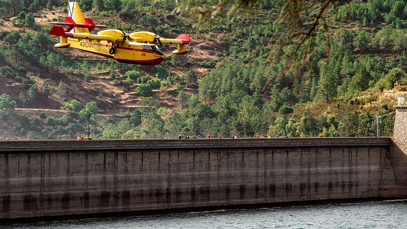 La evolucin del incendio de El Tiemblo es "favorable" tras quemar ms de 900 hectreas