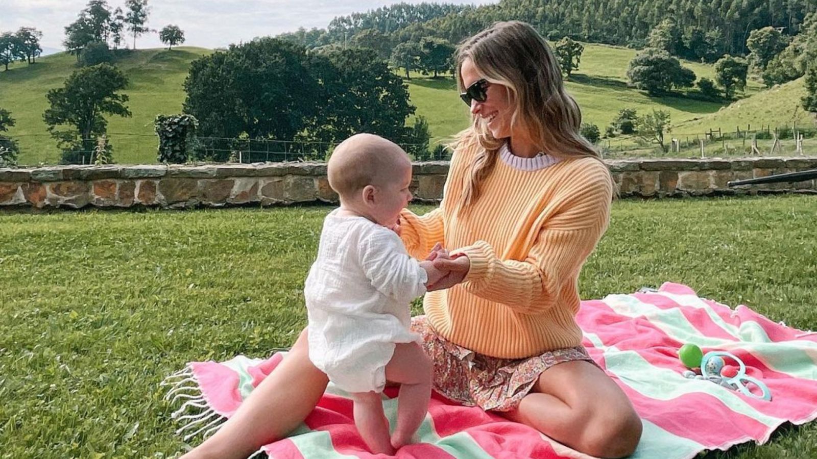 María Pombo y su hijo de vacaciones en Cantabria
