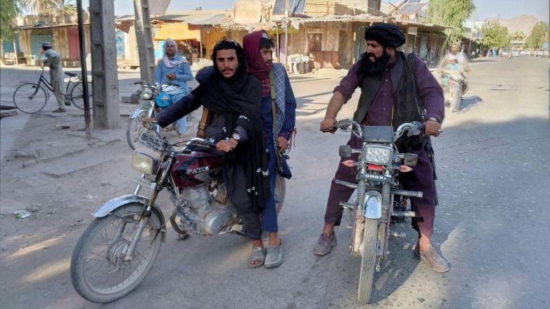 Los talibanes toman la ciudad estratégica de Ghanzi y avanzan hacia la capital de Afganistán