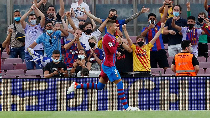 Braithwaite y el salvador Piqué guían al nuevo Barça 'post Messi' ante la Real