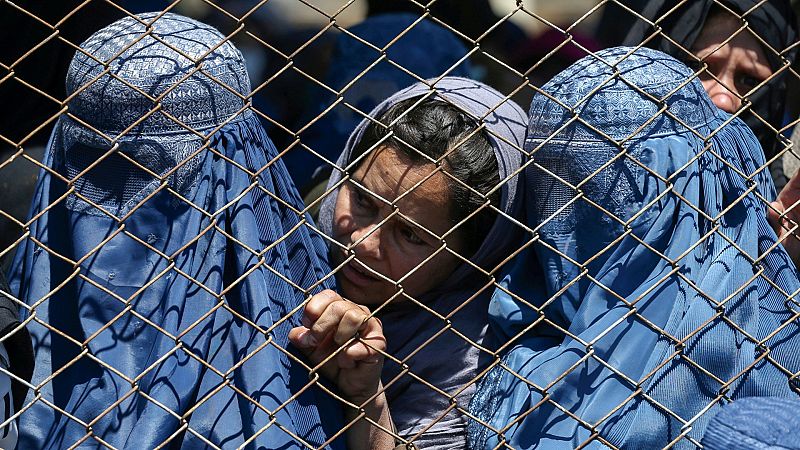 Vuelta del régimen talibán, vuelta de las mujeres afganas a la "cárcel" de partida