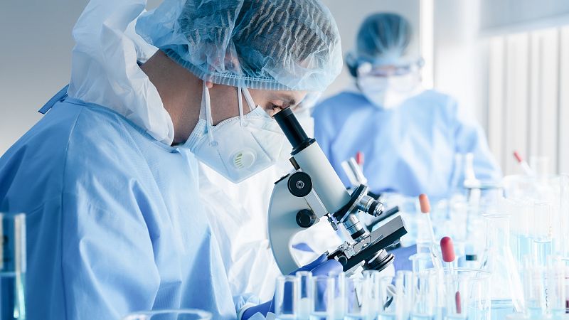 Los infectados de COVID-19 generan anticuerpos que se mantienen más de un año, según un estudio   