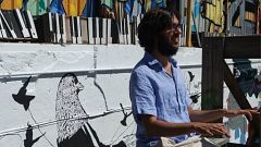 Chico Pellegrini, un pianista en bicicleta entre Bahía y Granada