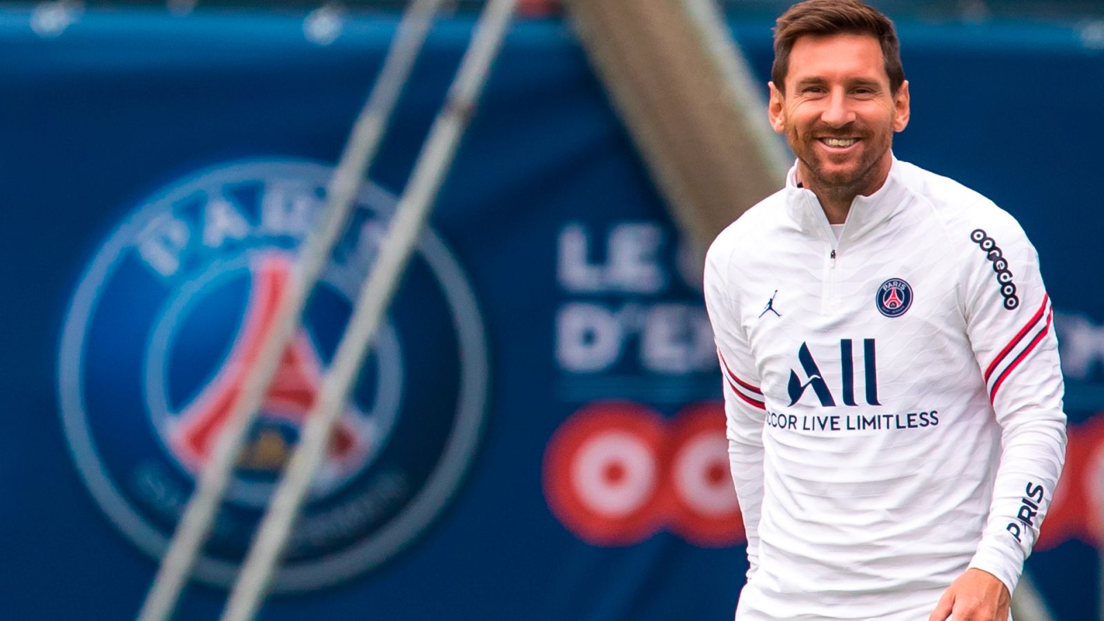 Messi entrena con su nuevo equipo, el PSG