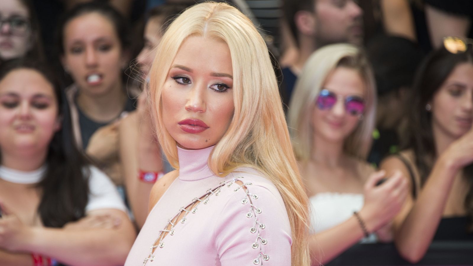La aplaudida petición de Iggy Azalea a las discográficas