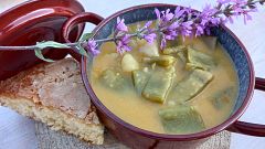 Receta gallega a orillas del Sil: Sergio Fernández elabora un caldo de fréjoles