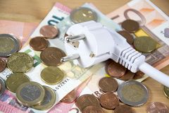 La luz vuelve a subir este viernes hasta los 117,14 euros/MWh: marca el segundo precio más caro de su historia
