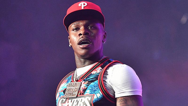 DaBaby sigue el consejo de Miley Cyrus y se presta a recibir educación sobre el VIH