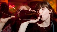 Un estudio asocia el consumo de alcohol en la adolescencia con el cáncer de mama