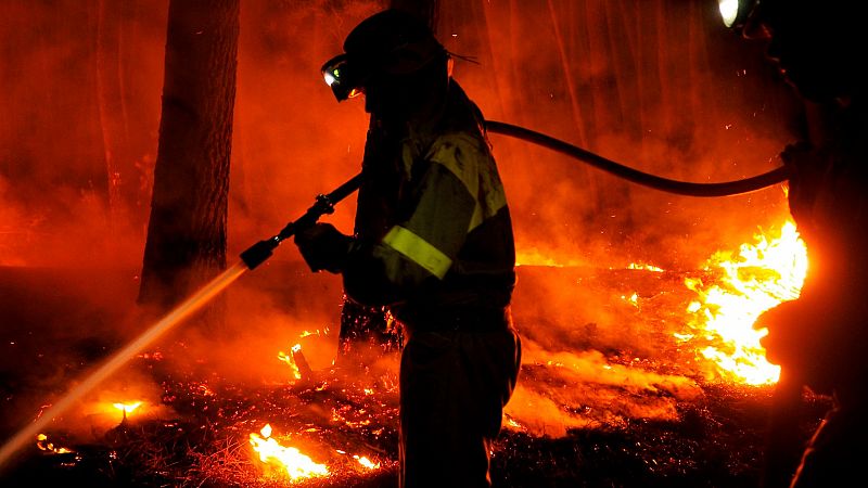 Estabilizan los incendios de Ribas de Sil que han quemado 1.500 hect�reas 