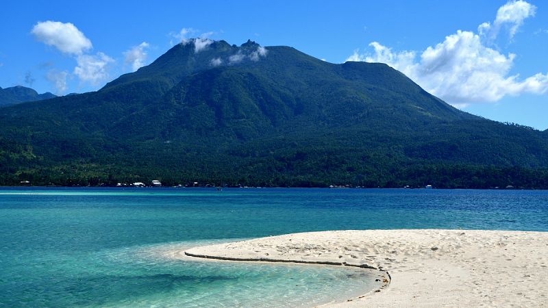 Camigun, la isla filipina nacida del fuego