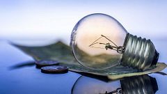Los expertos piden más control a las eléctricas para bajar el recibo de la luz