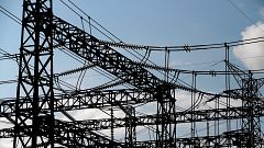 El Gobierno aprueba su plan de choque eléctrico para bajar la factura de la luz un 22% hasta final de año