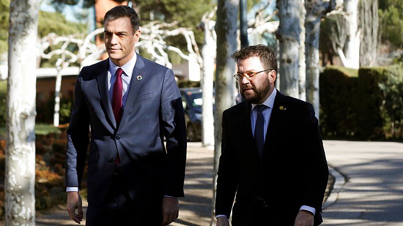 Sánchez y Aragonès abren la mesa de diálogo de Cataluña en plena fractura en el Govern